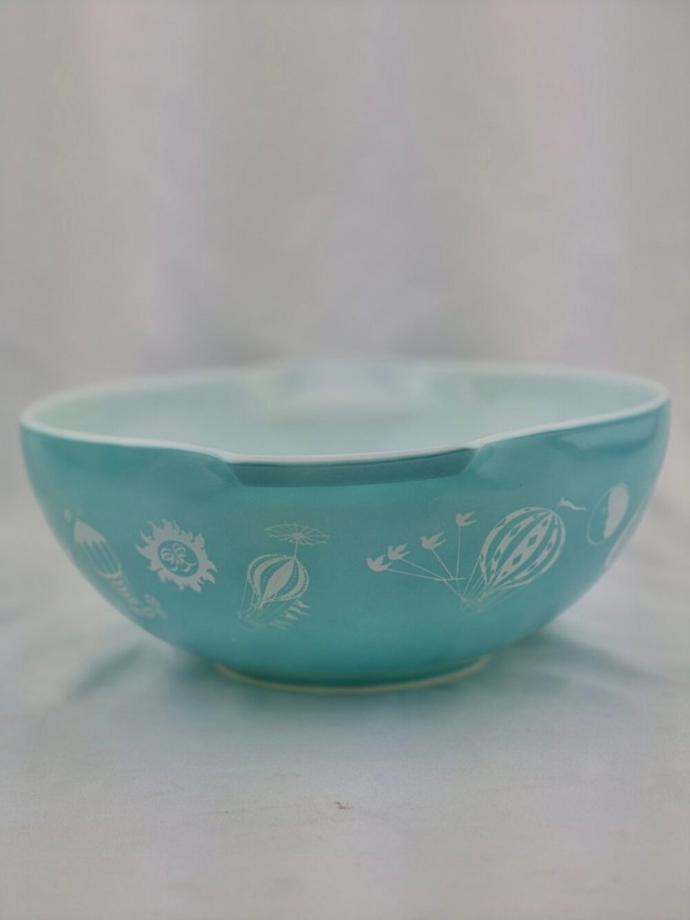Vintage 444 Pyrex Hot Air Balloon Cinderella Mixing Bowl 4 Quart Turquoise MCM - Picture 2 of 16